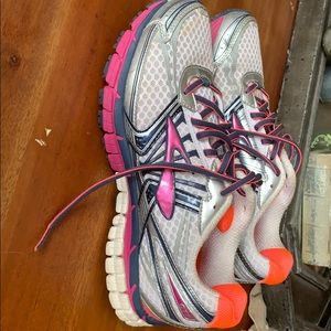 Brooks adrenaline GTS